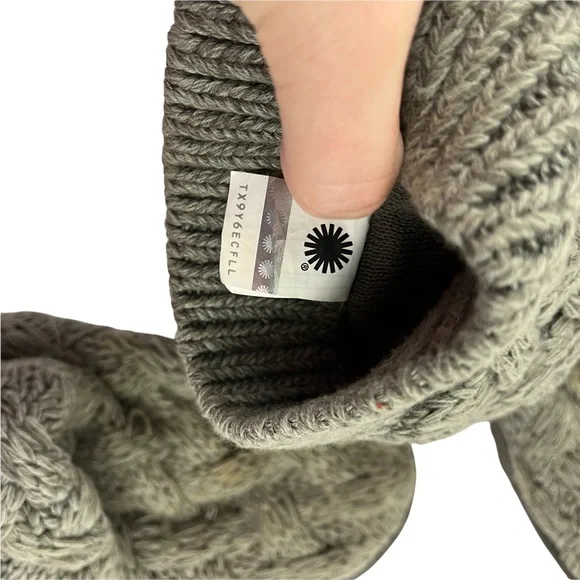 UGG Isla Sweater Cable Knit Boots in Gray Size 7 - Picture 16 of 16